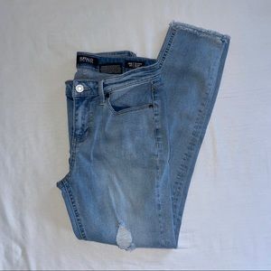 Buffalo, mid rise, small rips at knees, size 4/27